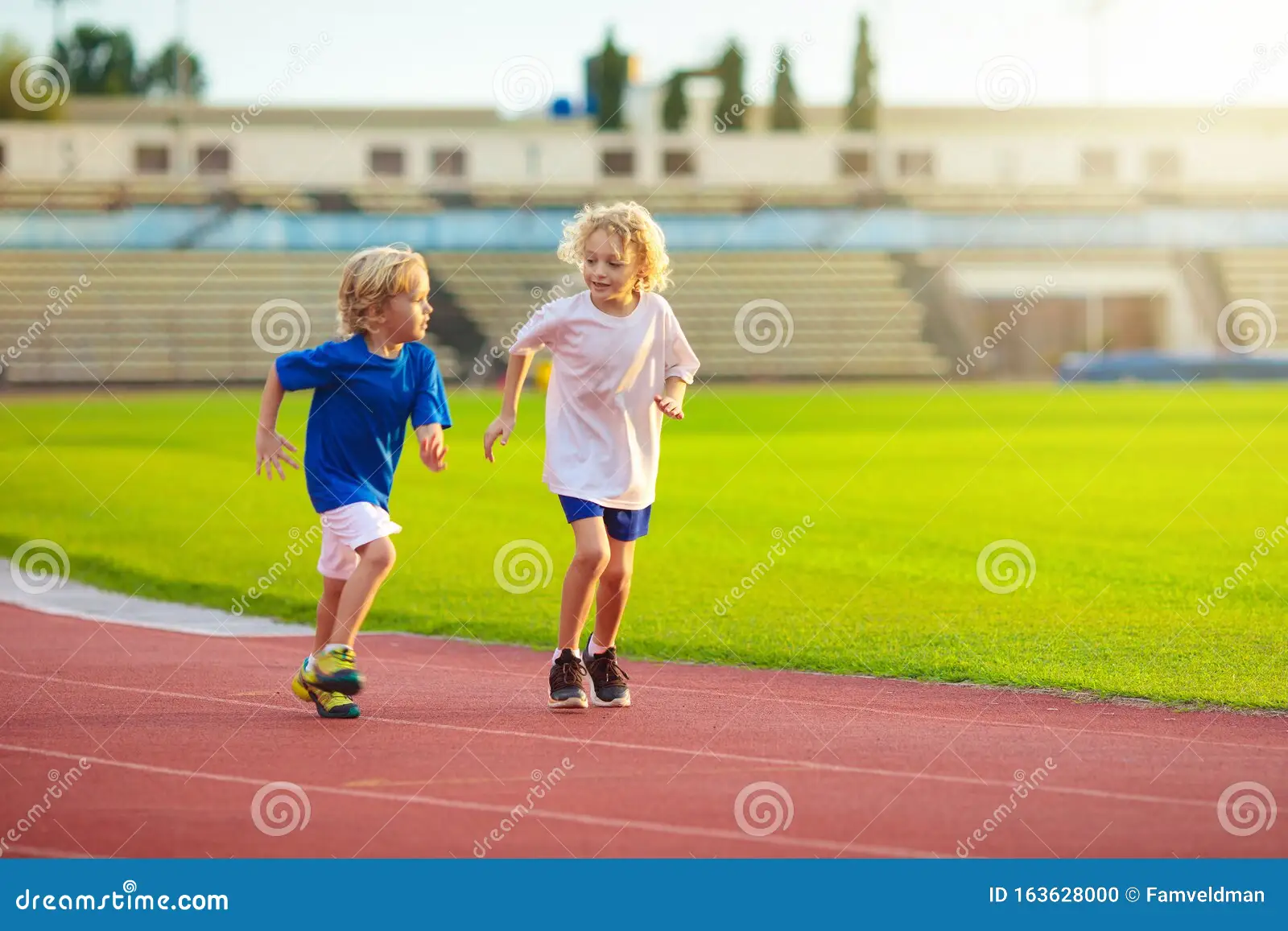 76人加时123-114力克雄鹿，马克西狂轰54分带队送雄鹿三连败